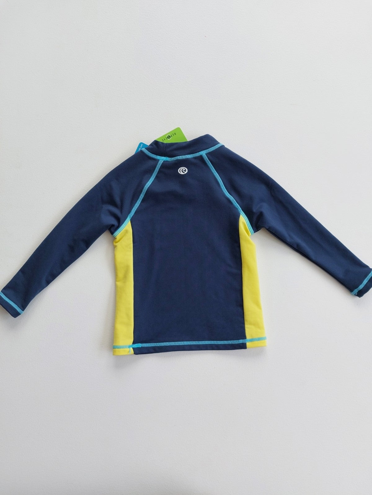 Piping hot rash top size 1