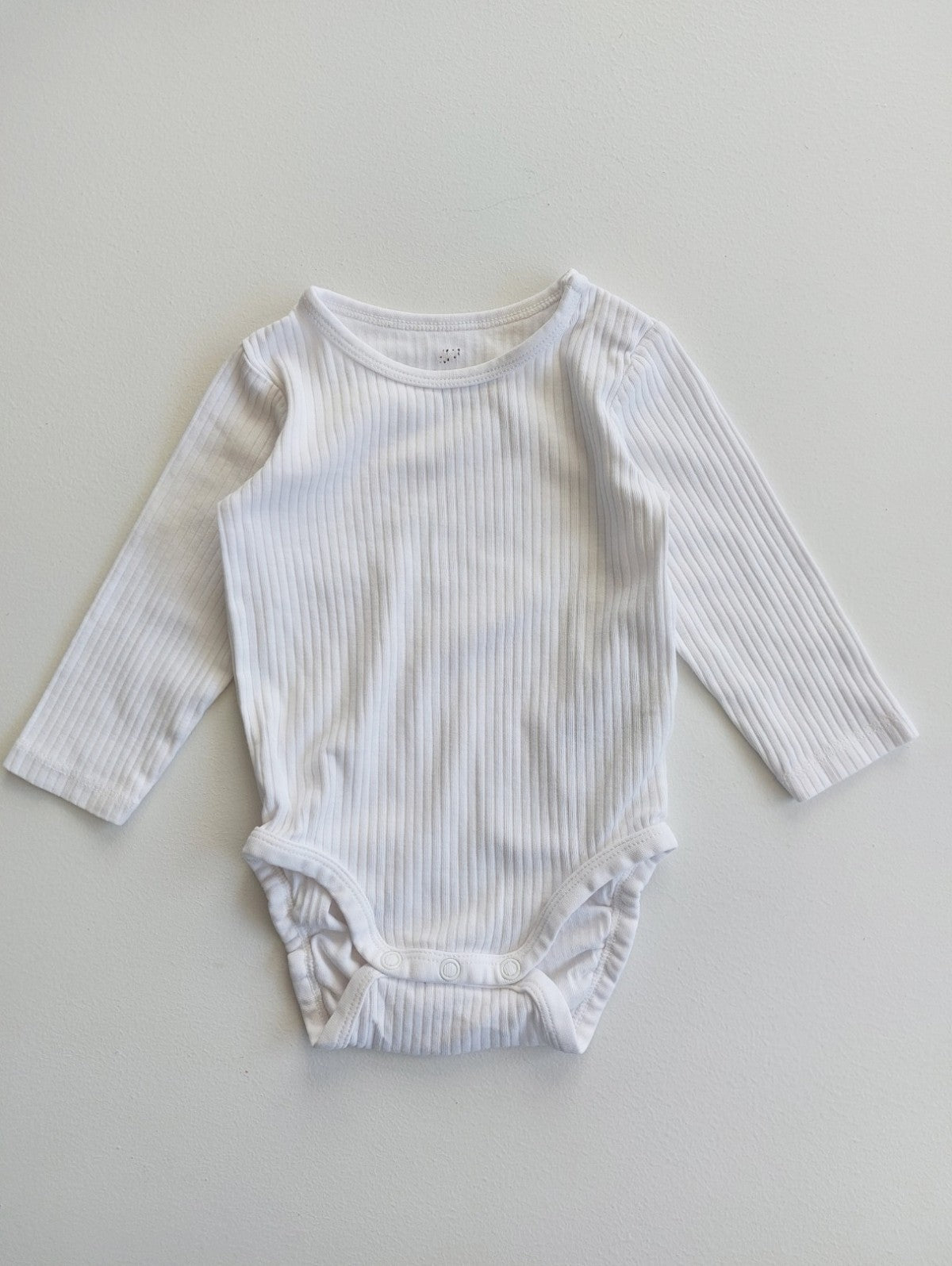 Ribbed bodysuit 3-6 months