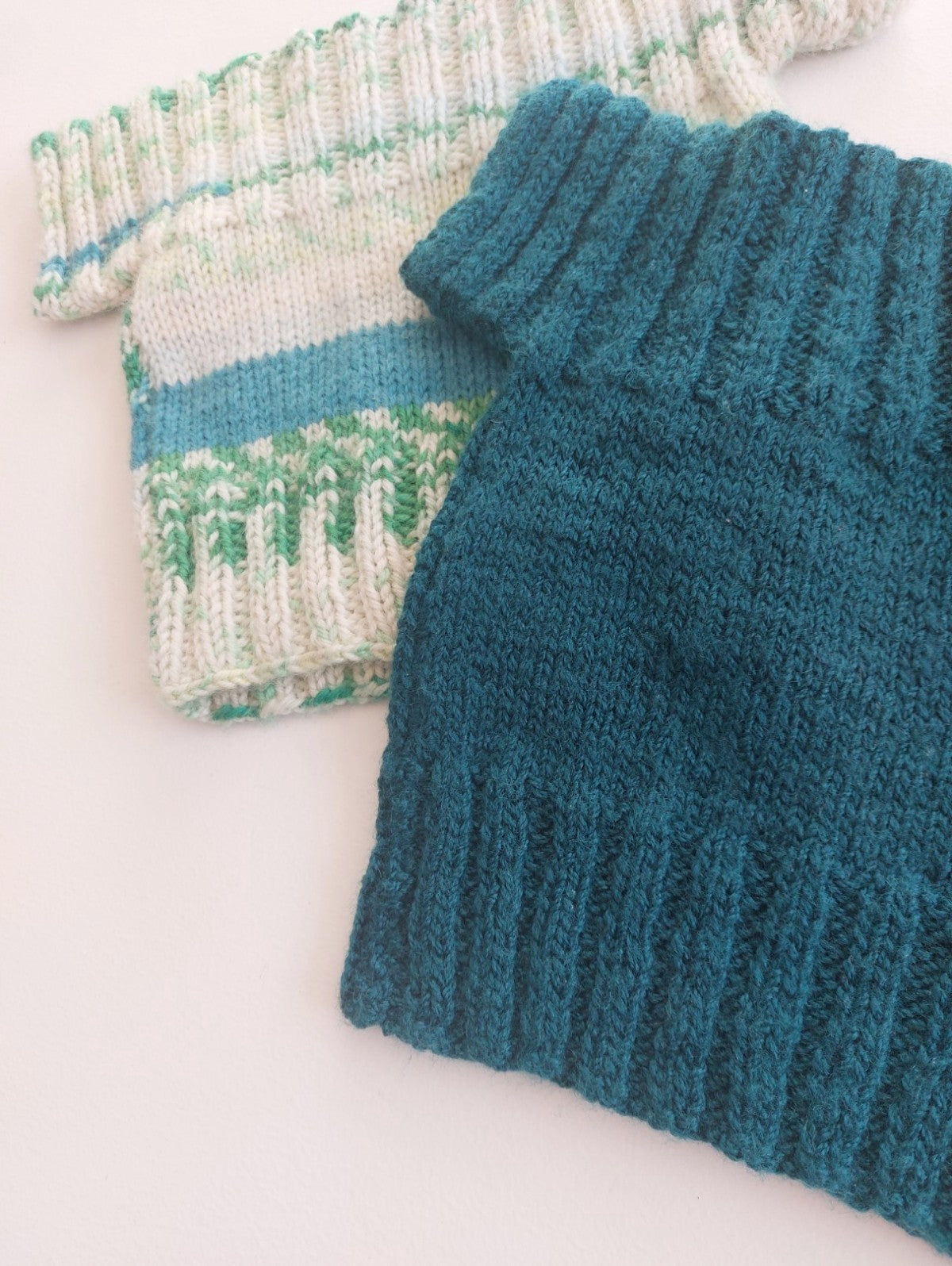 Knitted vests / singlets 0-3 months