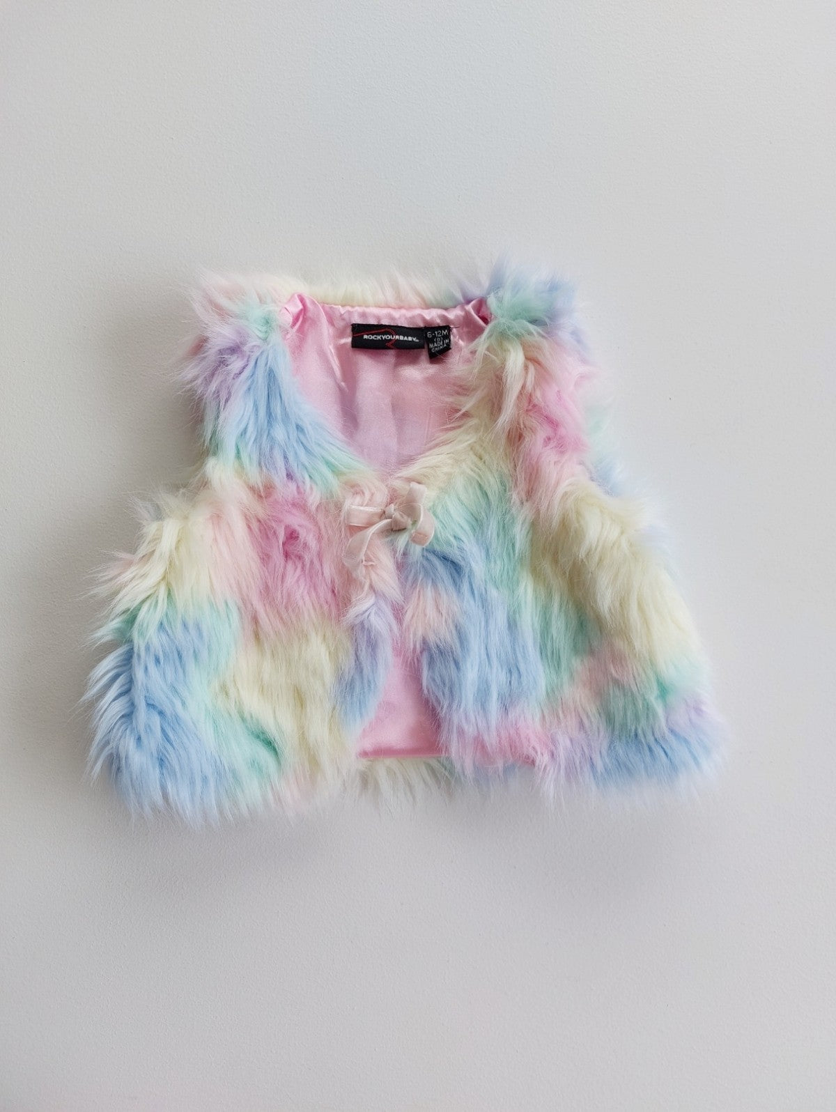 Rainbow fluffy vest 6-12 months