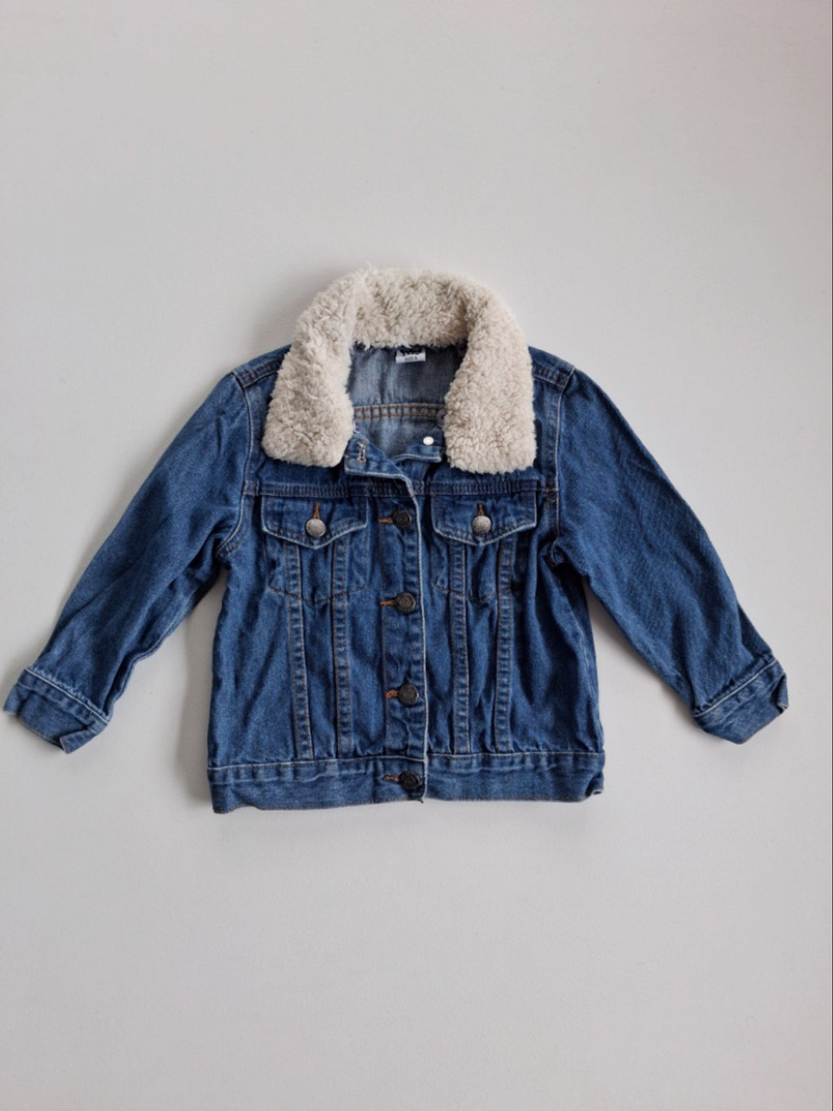 Denim jacket with sherpa collar size 3-4
