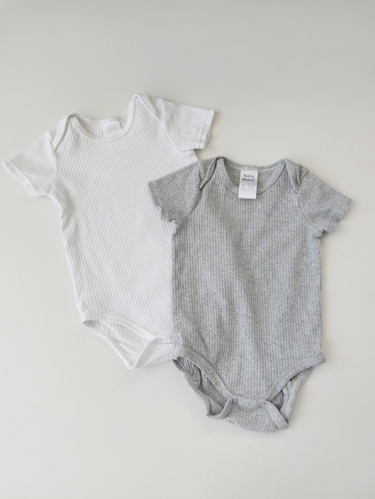 Ribbed bodysuits x2 6-12 months