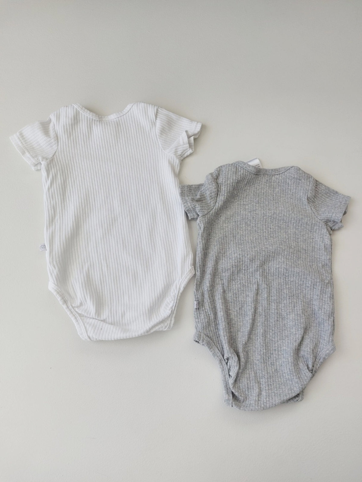 Ribbed bodysuits x2 6-12 months