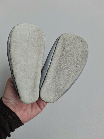 Bobux soft sole shoes size small
