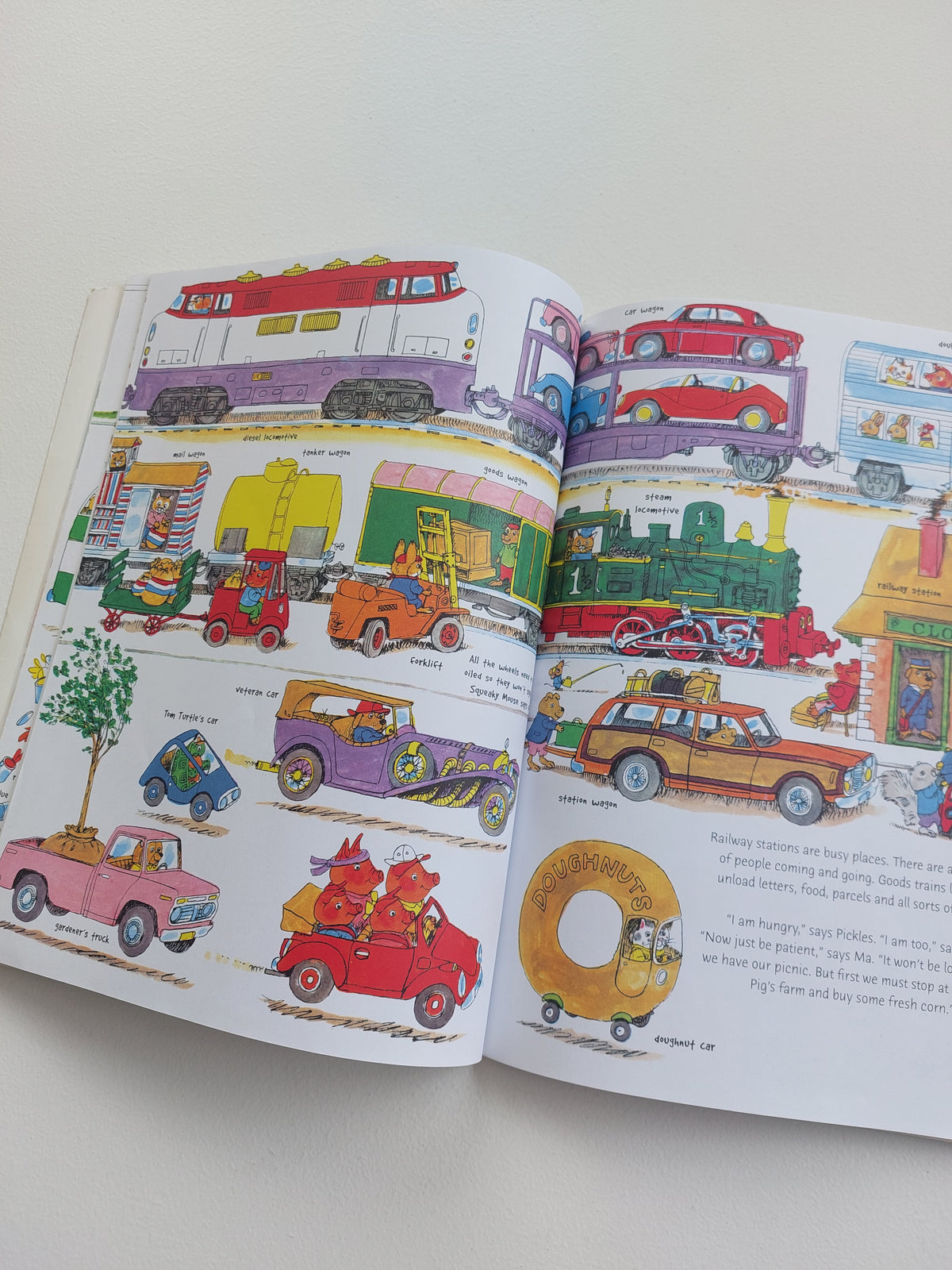 Richard Scarry's Cars and Trucks and Things That Go