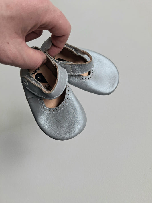 Bobux soft sole shoes size small